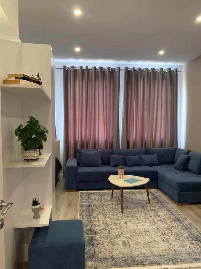 Apartment Cane