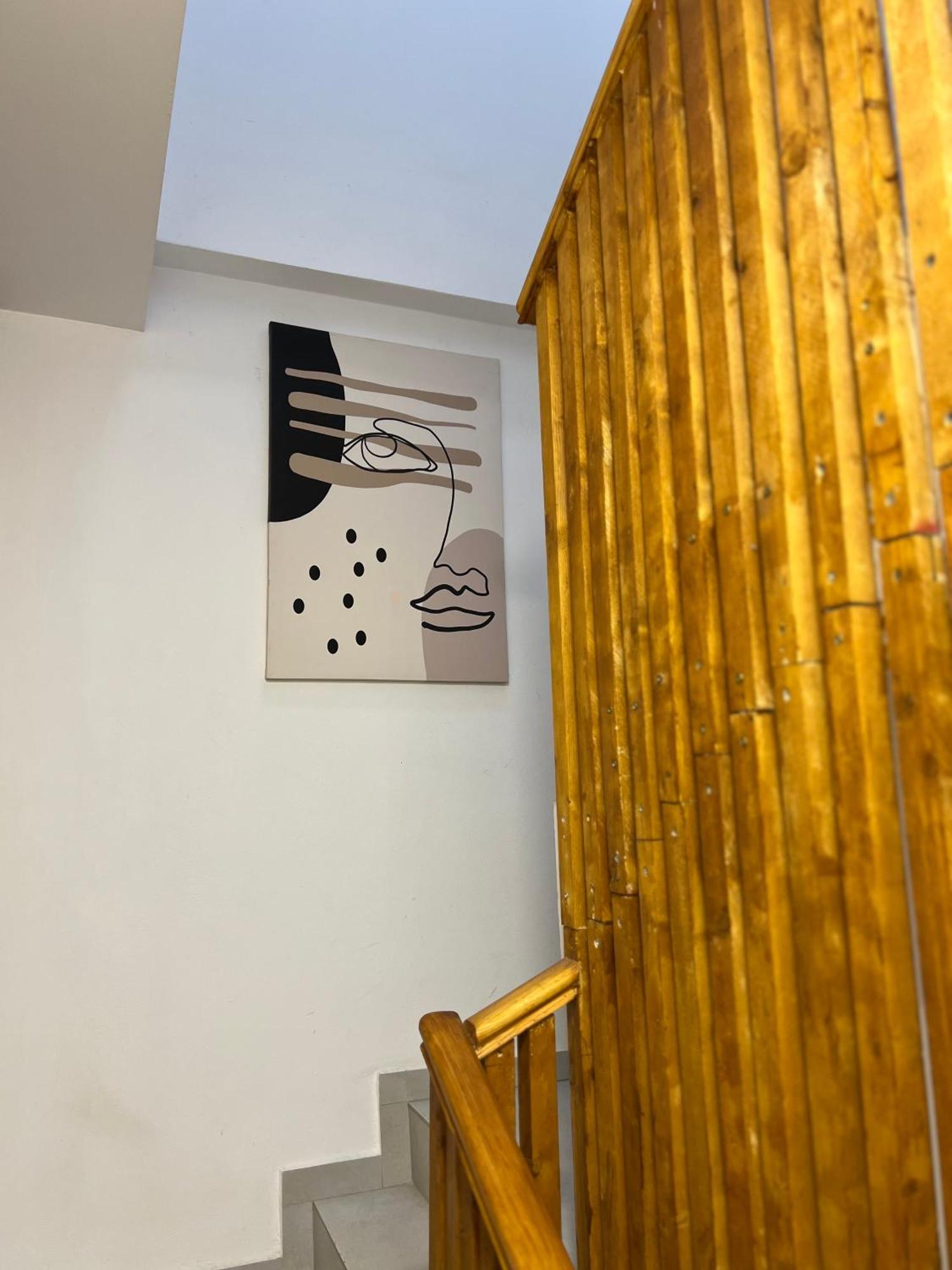 Cane Apartment